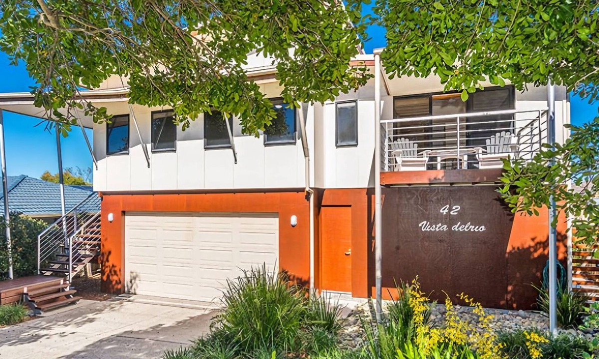South Evans Head House | Pet-friendly 4BR coastal home with water views, timber deck and linen included