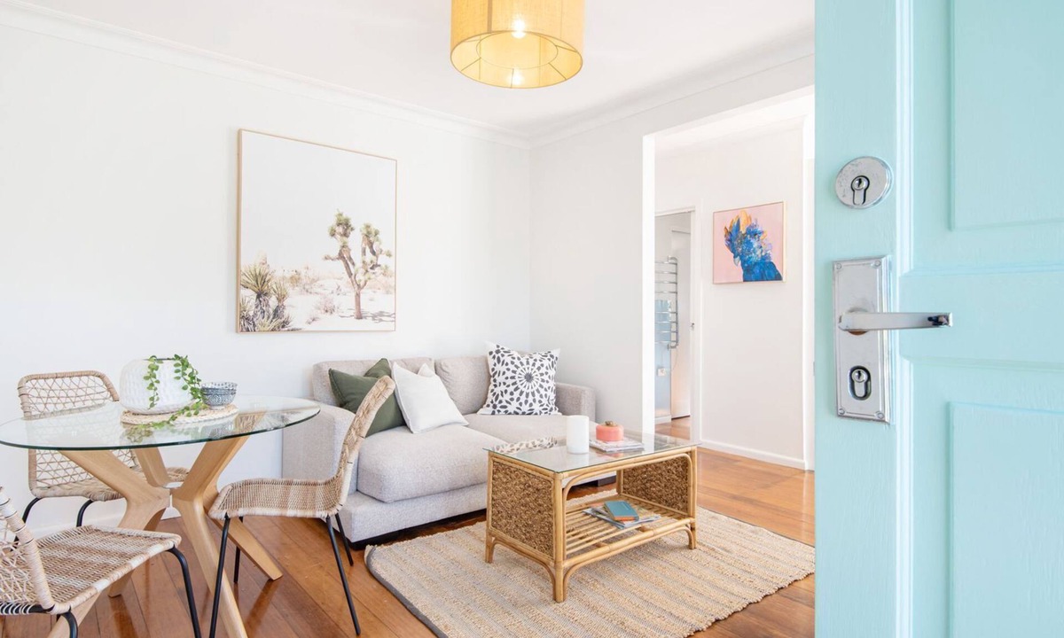 Parkdale House | Pet Friendly - Beachside Vibes 2 min stroll to Parkdale Beach