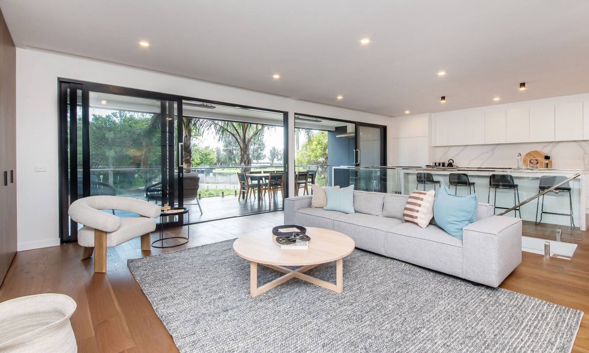 Sandringham House | Pet Friendly - Sandringham Sunshine Escape