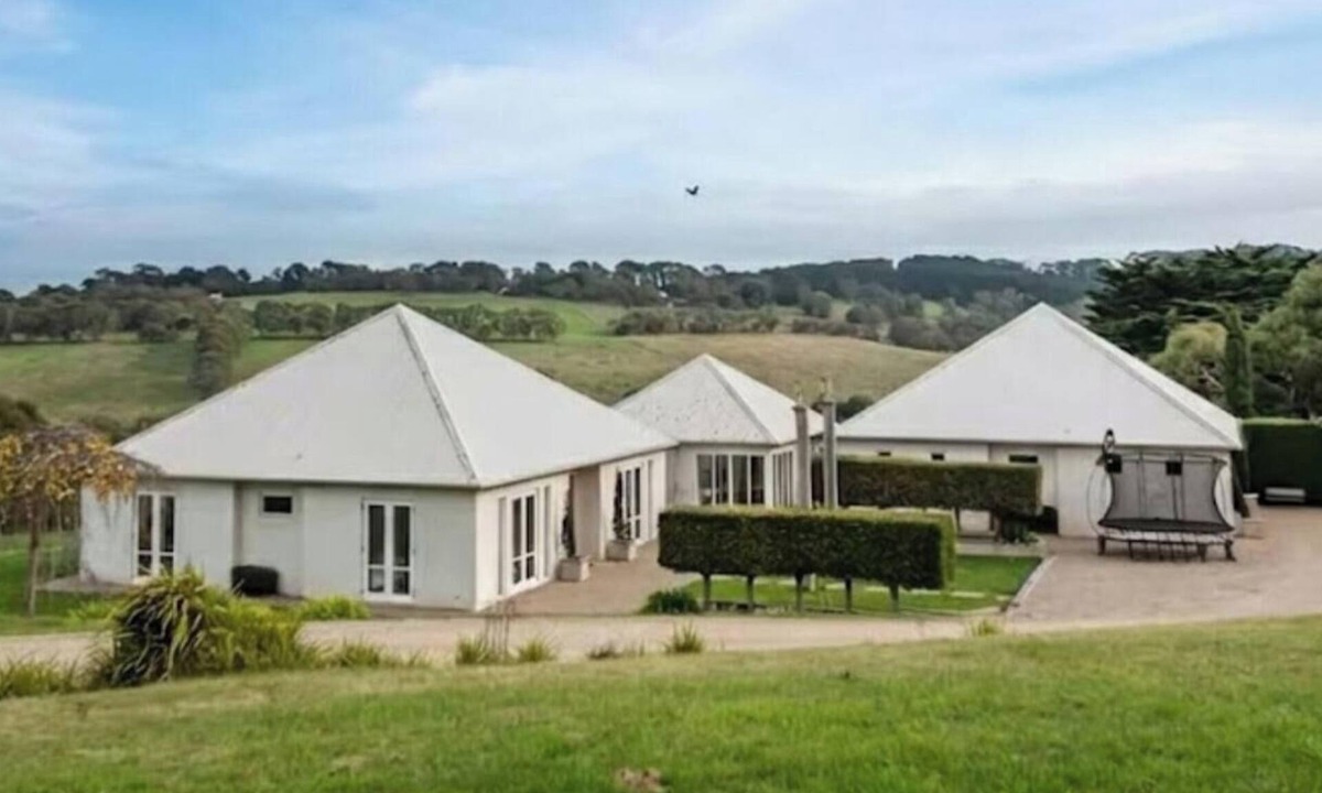 Shoreham House | Pet Friendly - Shoreham Homestead Walk to Vineyards