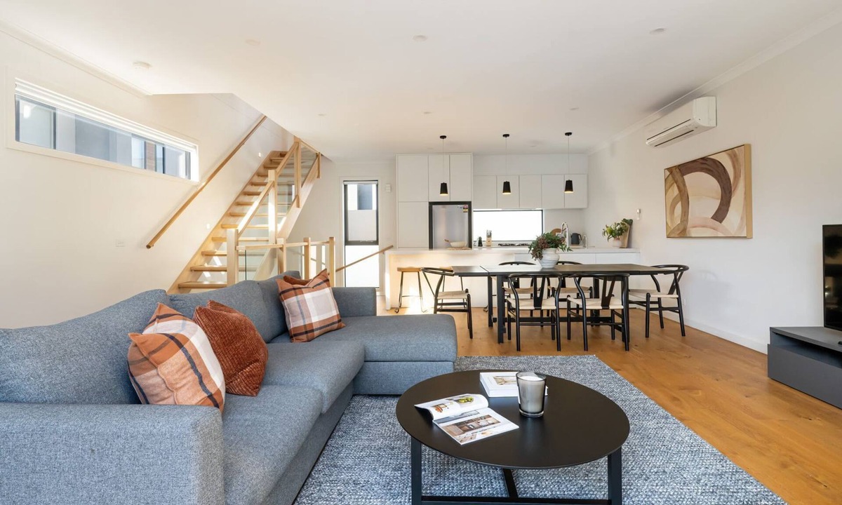 Port Melbourne House | Pet Friendly - Sommersby Terrace - Port Melbourne