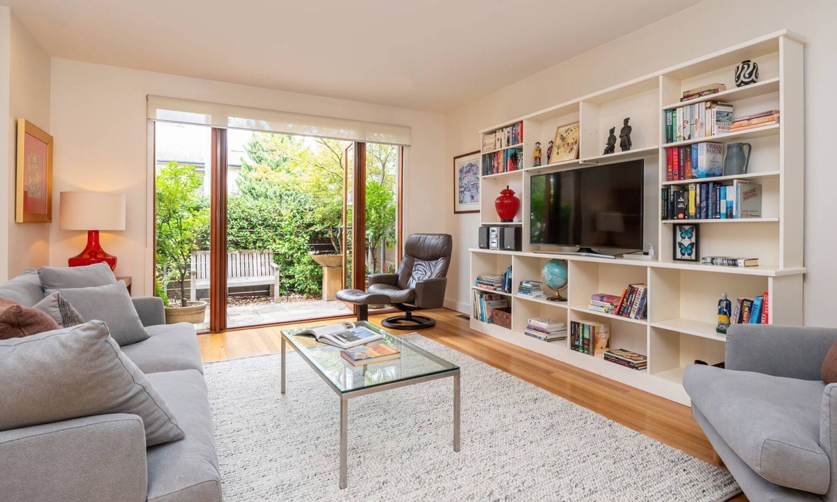 Glen Iris House | Pet Friendly - The Light House - Close to Harold Holt Swim Centre