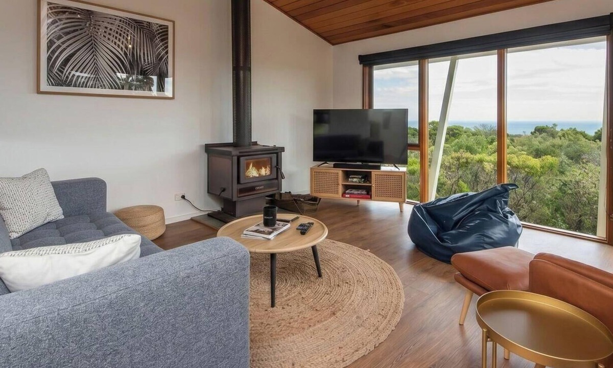 Cape Schanck Villa | Pet Friendly - TJ's Tree House with Ocean Views