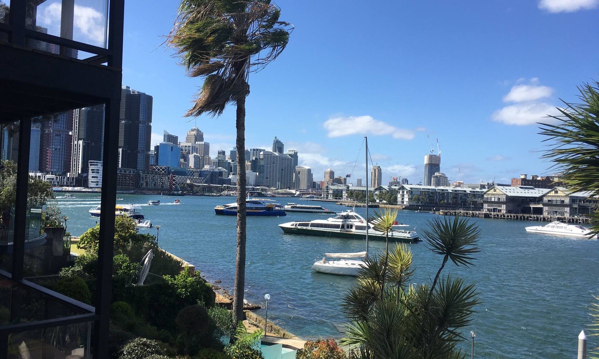 Balmain East House | Pet Friendly Waterfront Balmain East Escape — Perfect for VIVID Nights!
