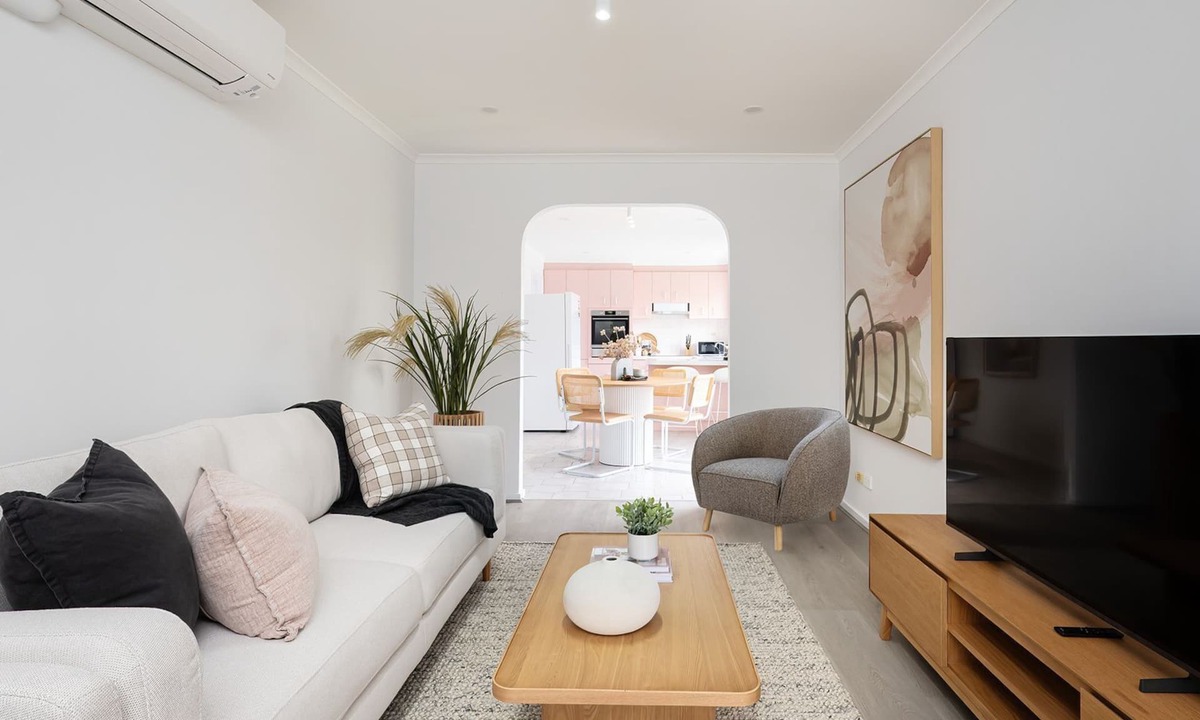 Altona House | Pet Friendly - Westside Lake and Bay - Altona