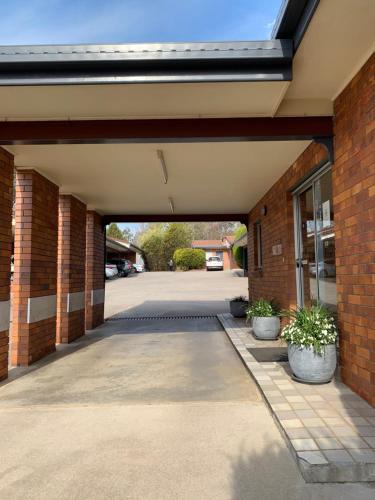 Tenterfield Hotel | Peter Allen Motor Inn