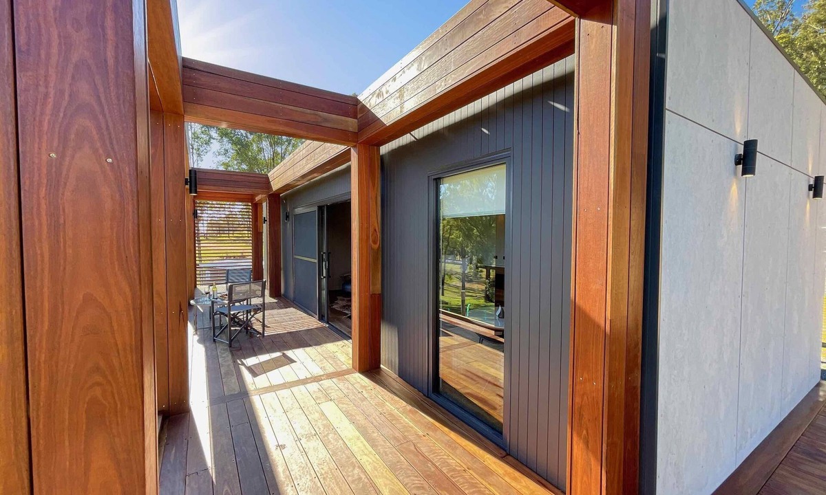 Broke Apartment | Petra @ Cael's Gate - Stylish studio at Cael's Gate Wines