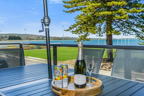 Victor Harbor House | Pine Beach Villa Fabulous Sea Views