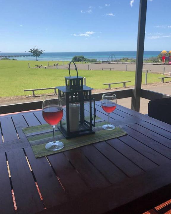 Emu Bay House | Pine View Holiday Rental