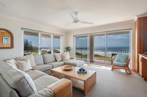 Yamba Apartment | Pippi Beach Penthouse - Oceanstays - Pool & Beachfront