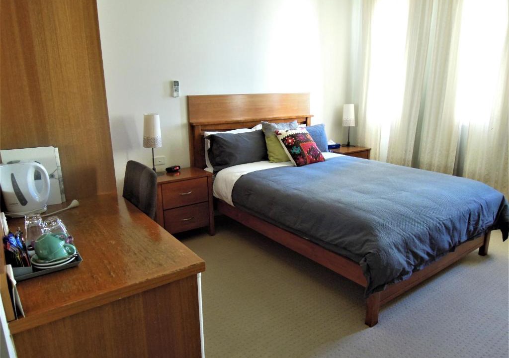 Footscray Hotel | Plough Hotel