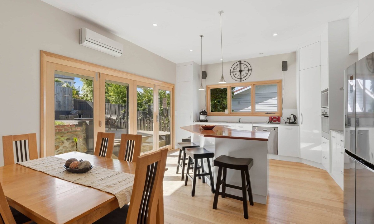 West Hobart House | Poets View - 3 Bedroom House