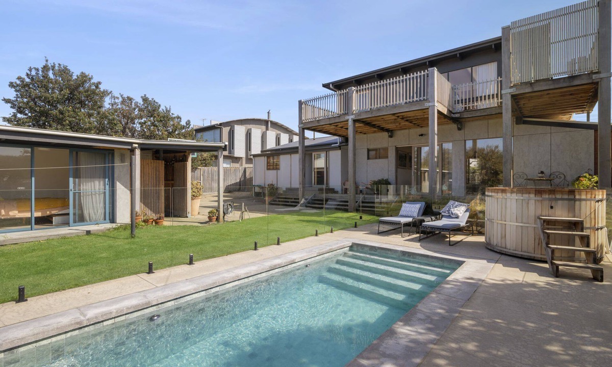 Surf Coast House | Pool on Eleventh