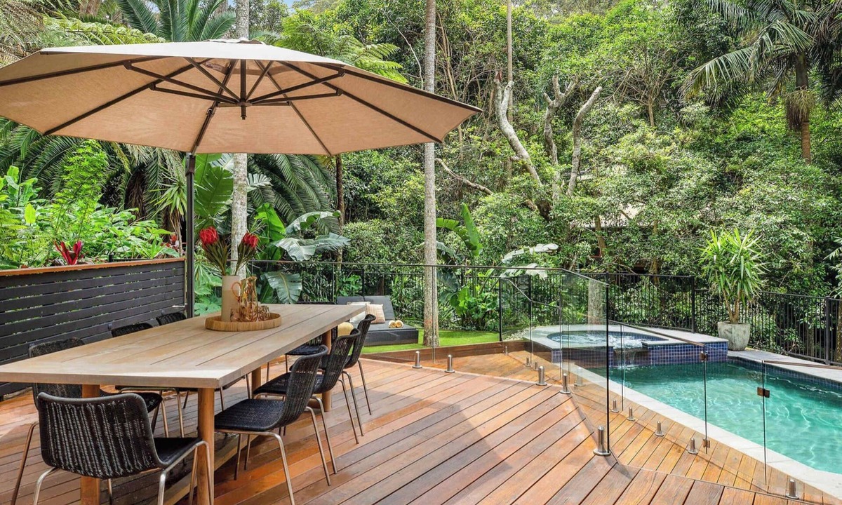 North Avoca House | Pool & Spa · Home Theatre · Walk to Beach