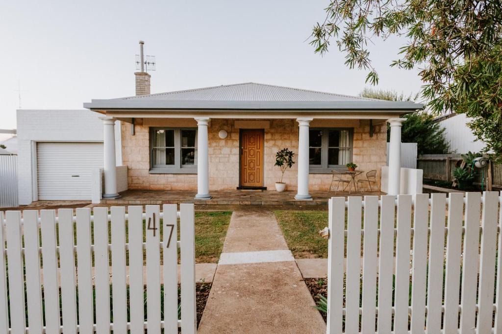Port Lincoln House | Port Lincoln Escape - 3BR - Close to CBD, Beaches