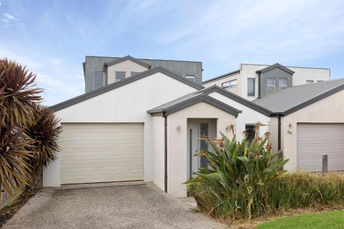 Portarlington House | Port Views