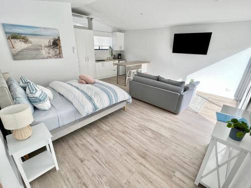 Barwon Heads House | Private Barwon Heads Cottage Walk to River