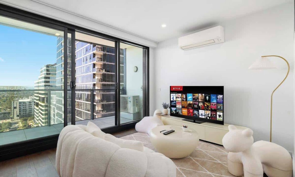 Box Hill Apartment | Puddings Home Box Hill Stylish 2BR Mountain View Gym