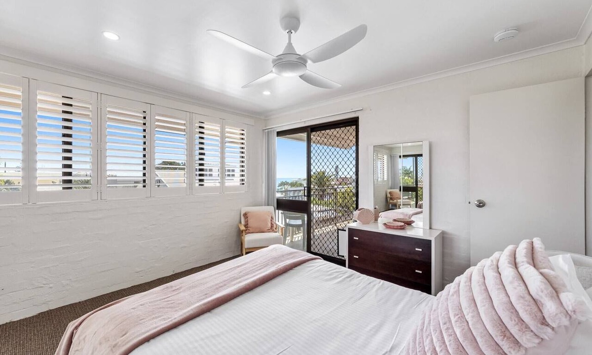 Alexandra Headland Apartment | Quaint 2-Bed Beach Abode with Ocean Views