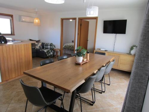 Moorowie House | Quandong Beach Shack