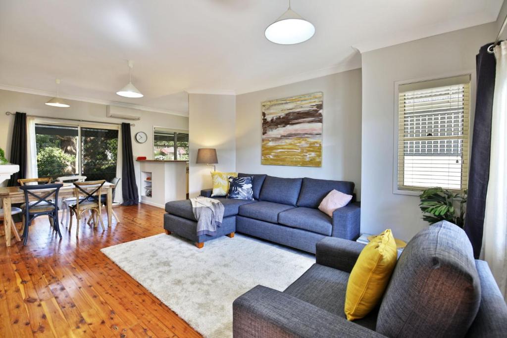 Berry House | Queen Street Cottage - By Berry Getaways