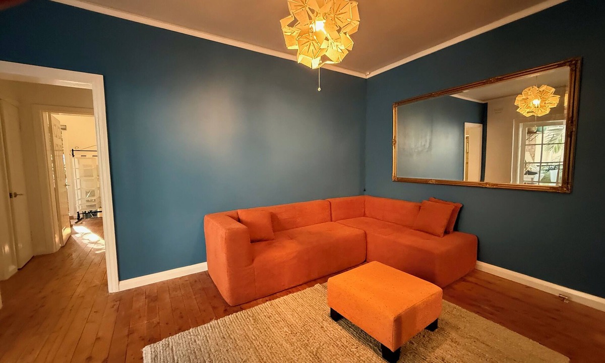 Manly Apartment | Quiet and central Manly location. 5 Minutes walk to the beach!