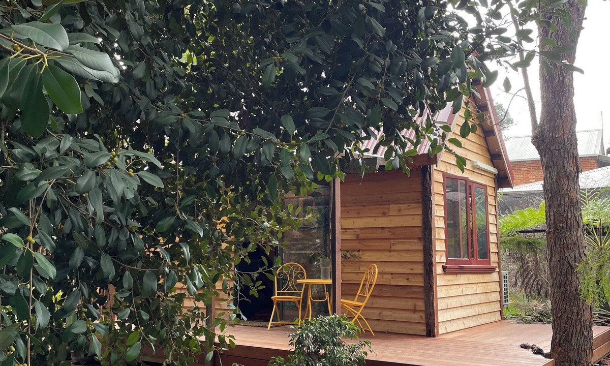 Margaret River Cabin | Rancho Relaxo Tiny House - in town sanctuary | Pet friendly | Cosy & rustic