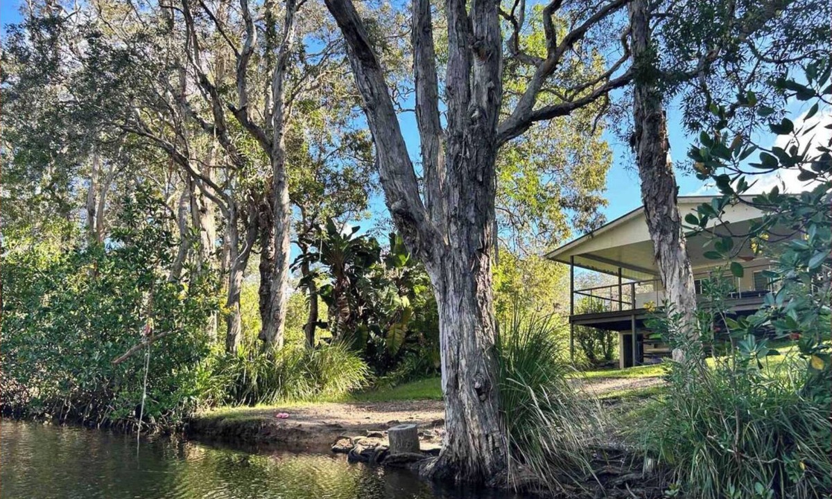 Cooroibah House | Rare wilderness riverfront 15 mins from Hastings St