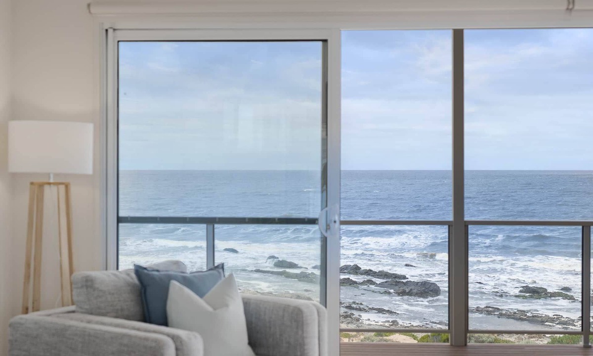 Middleton House | RAY'S BEACHHOUSE - Best Sea Views in Middleton