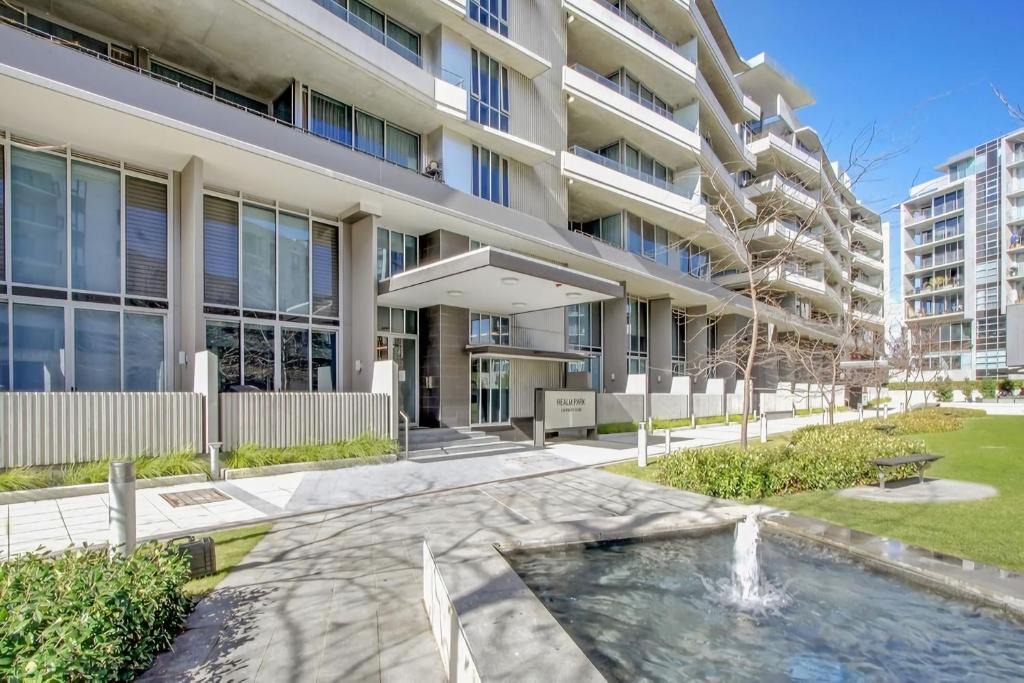 Capital Hill Apartment | Realm Park Apartment - Braddon