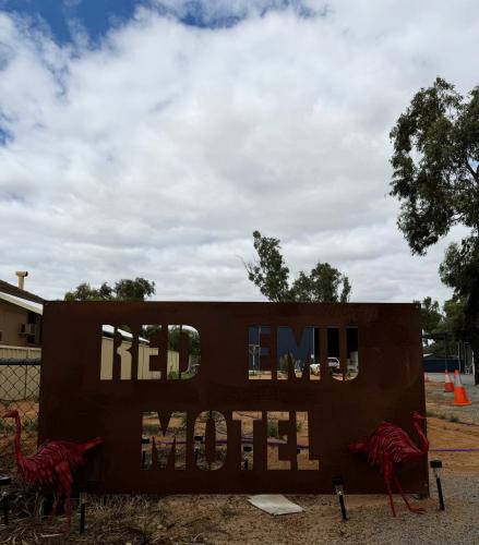 Perenjori Hotel | Red Emu Motel