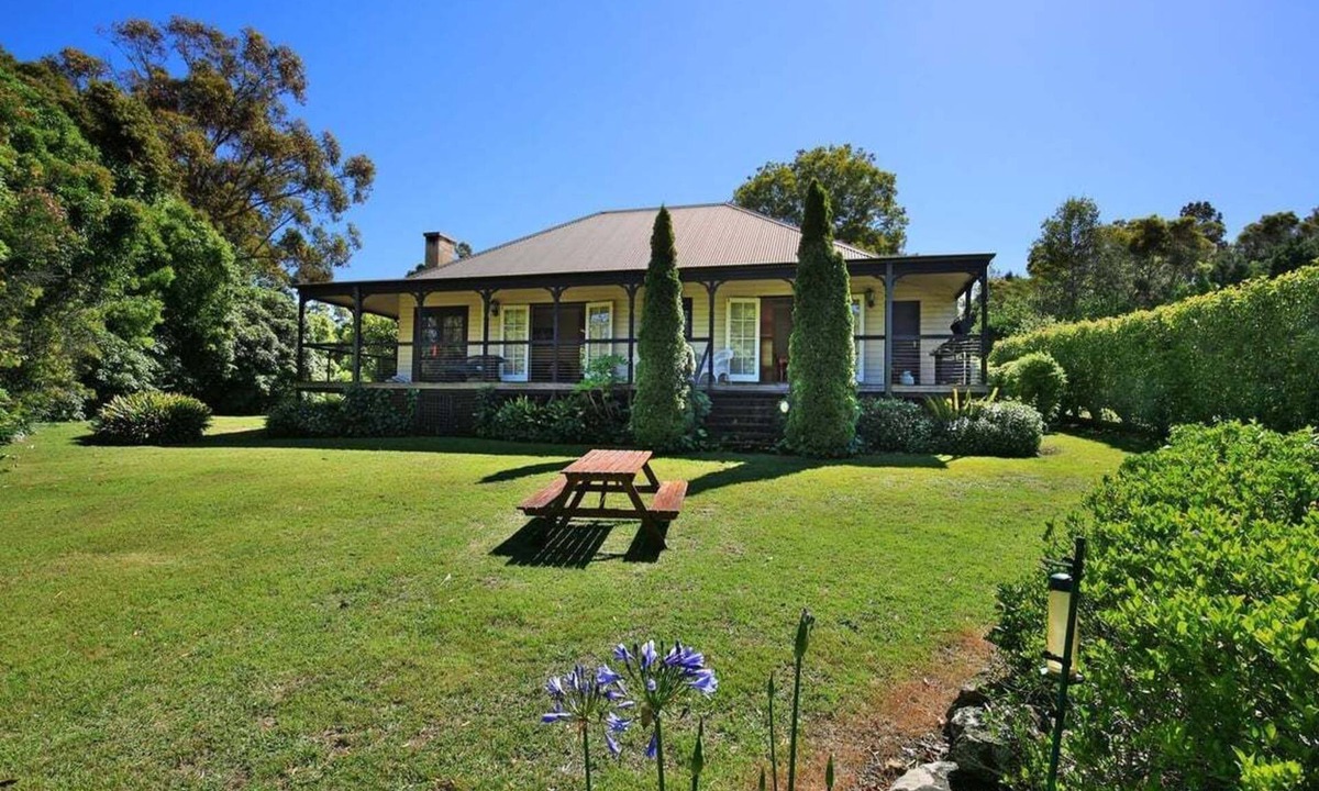 Bellawongarah House | Red Hill - Relax And Rejuvenate