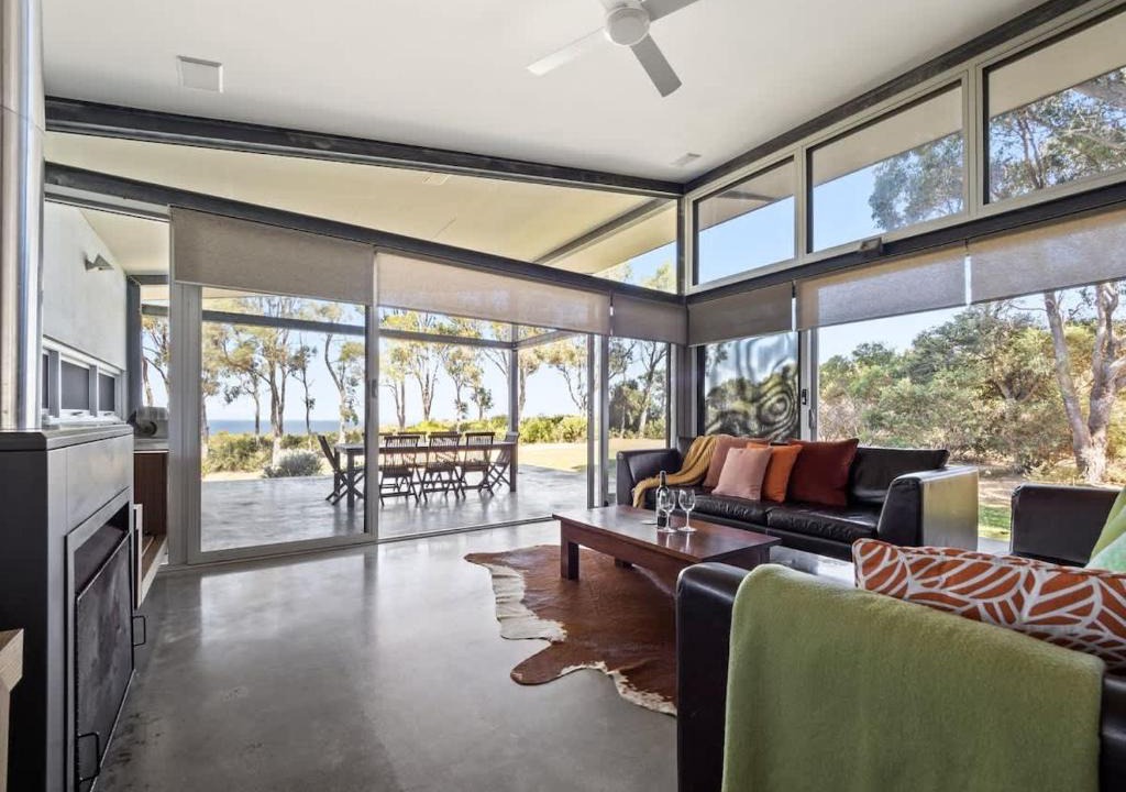 Redgate House | Redgate Beach House with Private Tennis Court