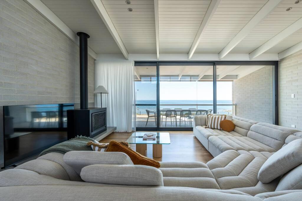 Aldinga Beach House | Reef House: Pool Beachfront Near Wineries