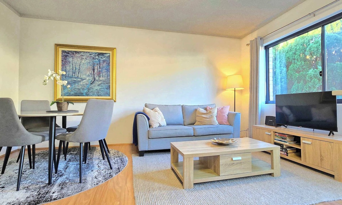 Neutral Bay Apartment | Refined comfort 1 bed Neutral Bay w parking & balcony