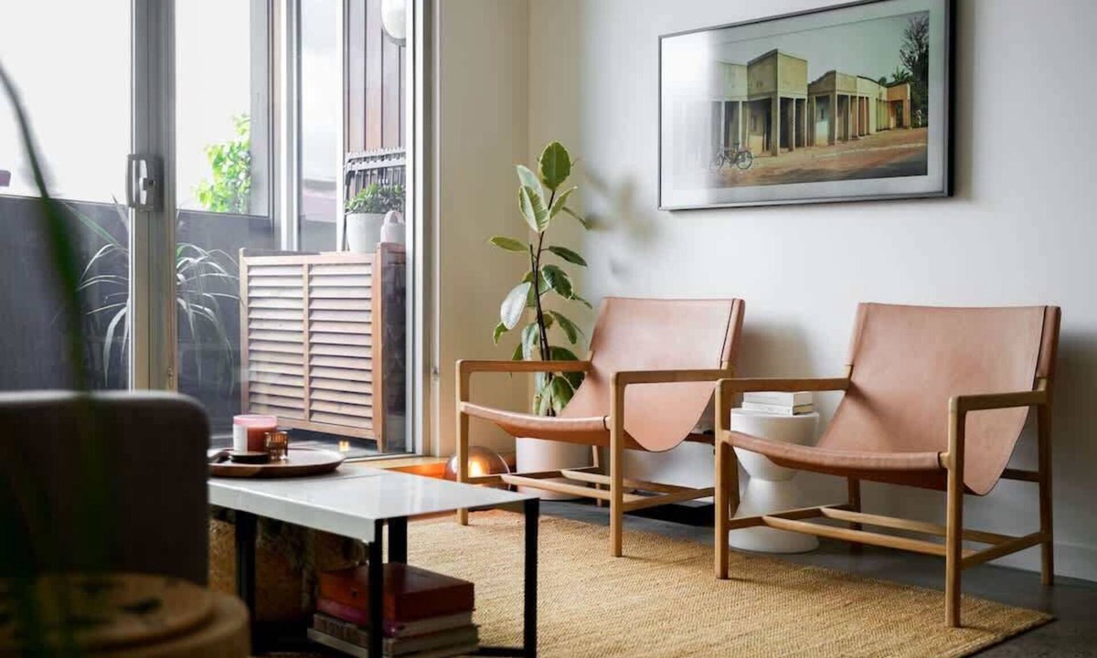 Seddon Apartment | Refined Seddon Retreat in Coveted Locale plus parking