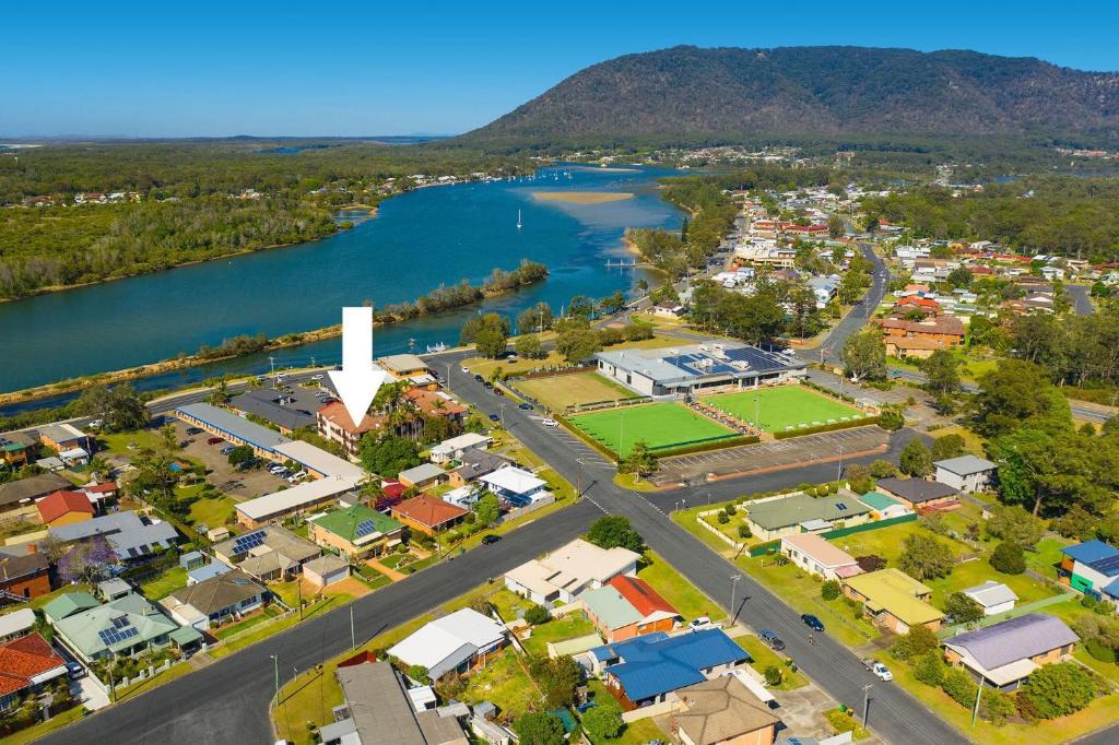 North Haven Apartment | Relax at Riverview