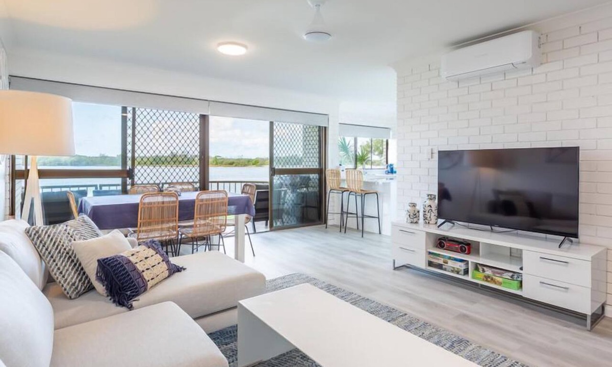 Maroochydore Apartment | Relax & unwind in the "Beach House"