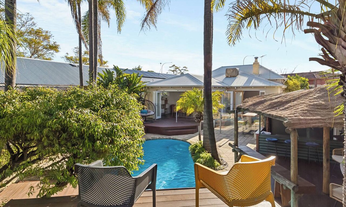 South Perth House | Renovated 1920s character fully equipped home with pool, fire pit & outdoor bar