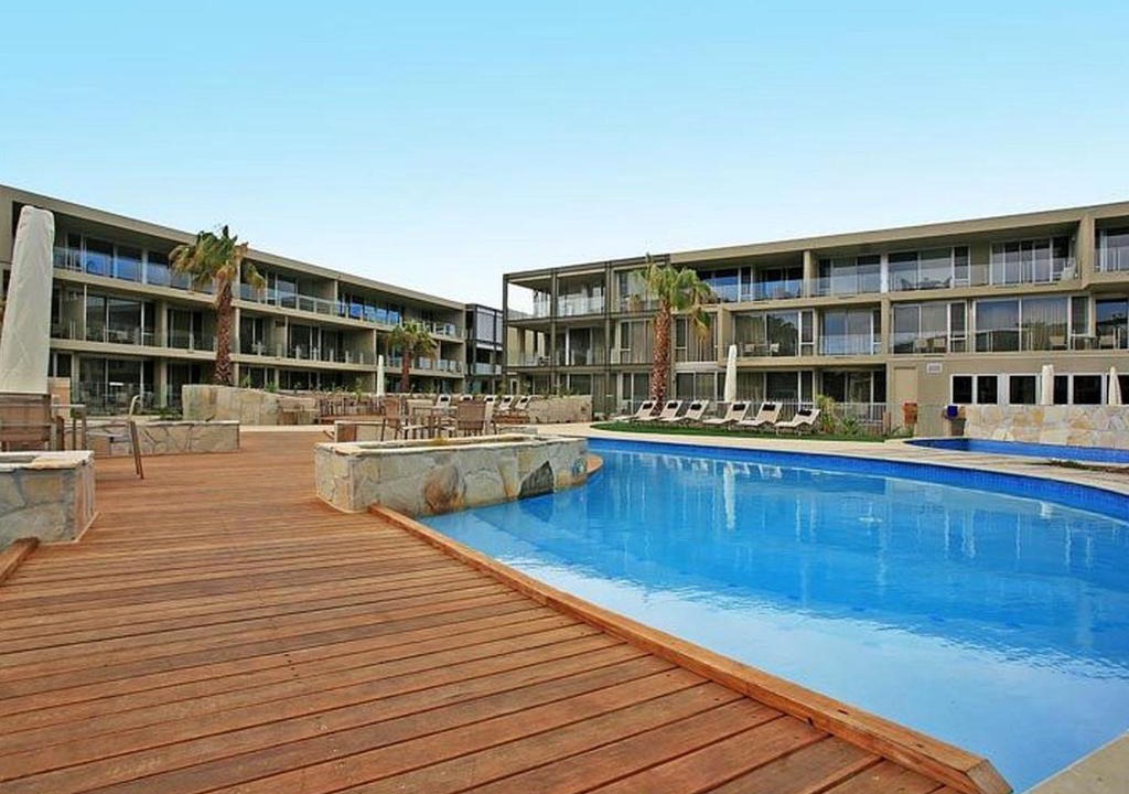 Torquay Apartment | Resort Hotel Room 107