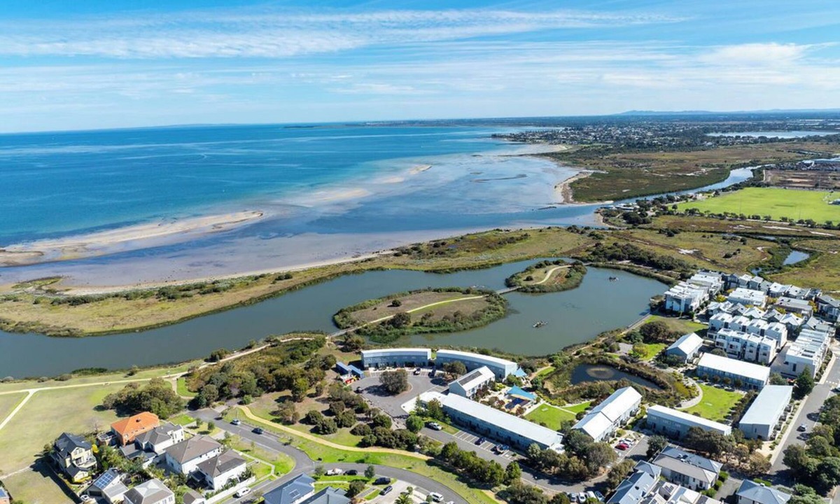 Williamstown House | Resort Living by the Bay
