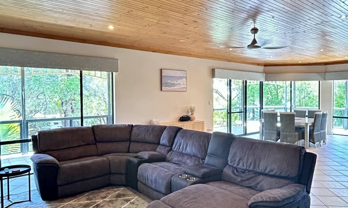 Bouvard House | Retreat on Estuary ! Huge waterfront residence for large groups to enjoy