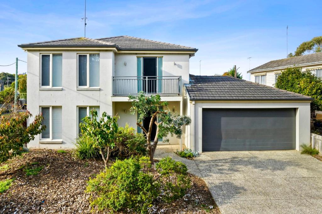 Newtown House | Retreat on Gairloch I Geelong River Hideaway