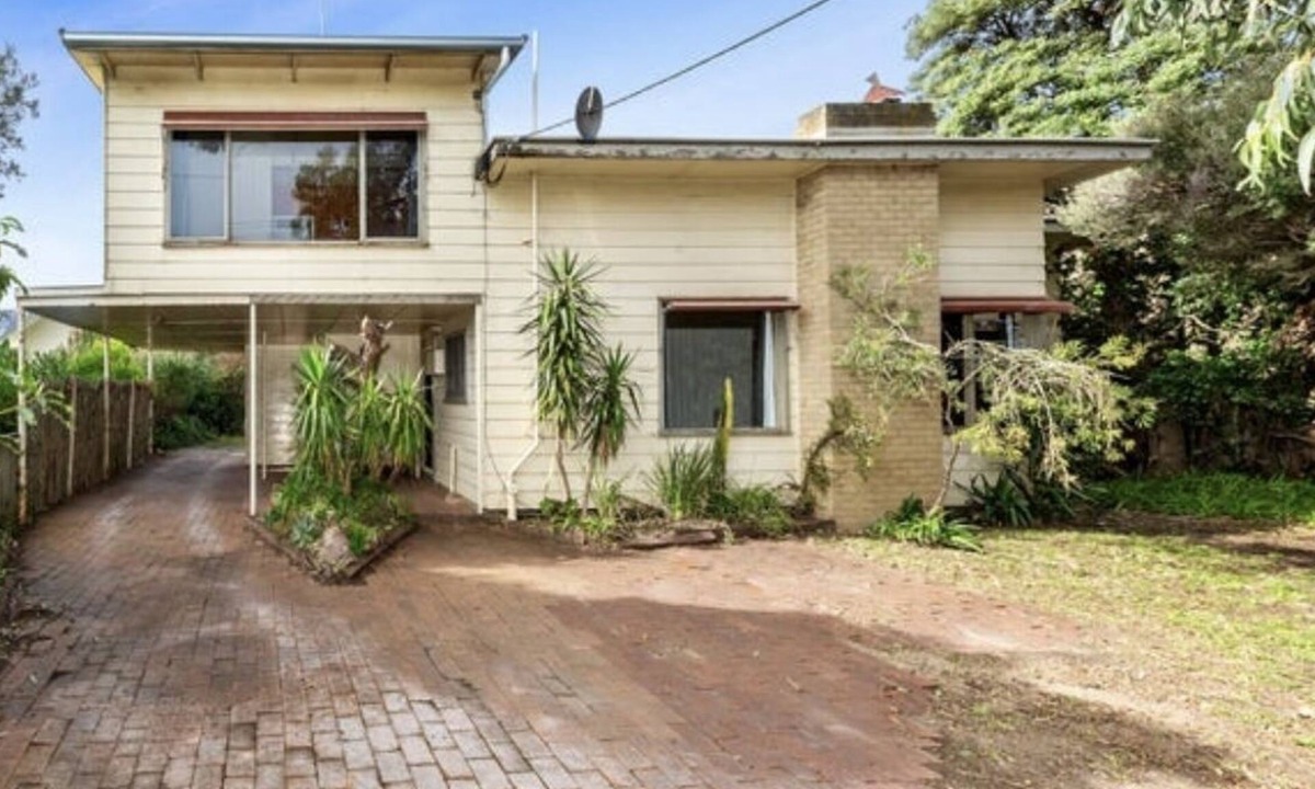 Ocean Grove House | Retro 70s Beach House
