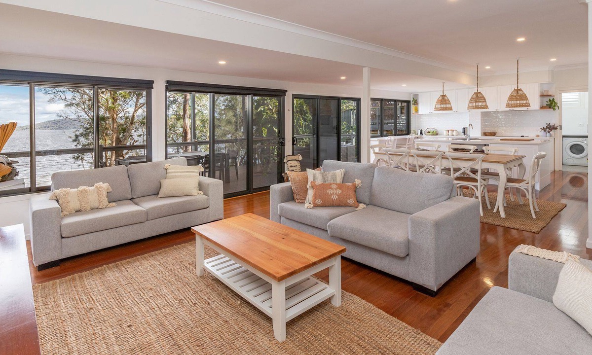 Smiths Lake House | Ripples on Smiths Absolute waterfront property with stunning lake views.