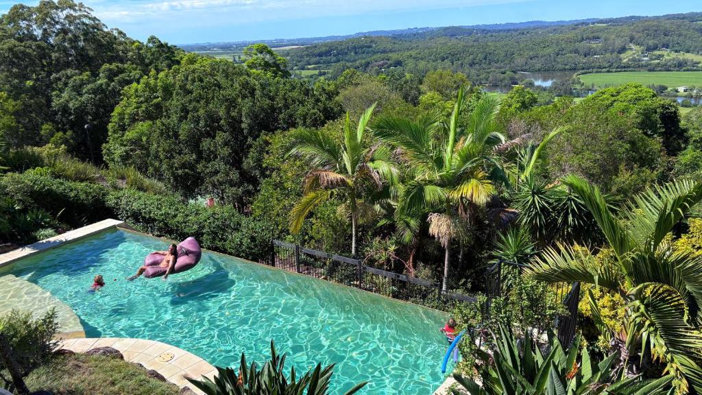 Maroochy River Hotel | River Rock Retreat