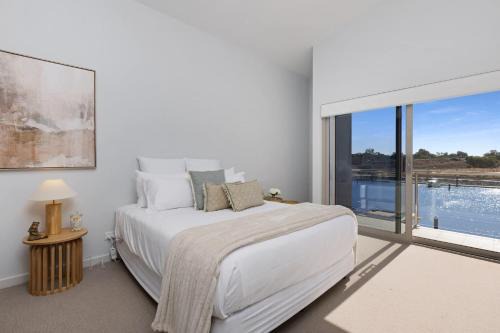 Mildura House | Riverfront Family Home in Mildura