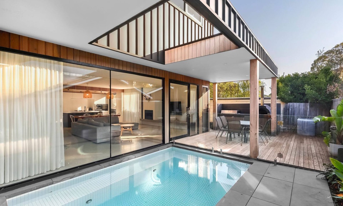 Barwon Heads House | Riverhaus Luxe Barwon Heads Retreat with Fireplace