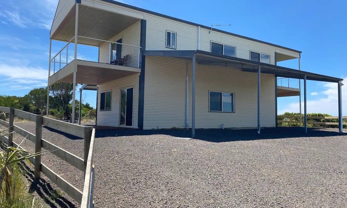Rivoli Bay House | Rivoli Retreat… relax amongst rural views