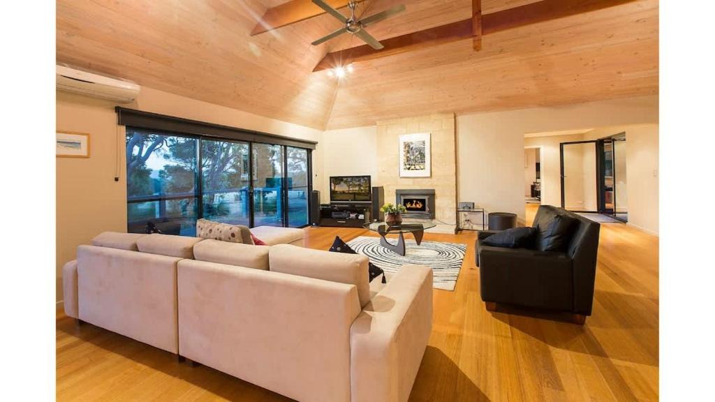 Yallingup House | Roo-topia at Chez Nous - A Yallingup Sanctuary
